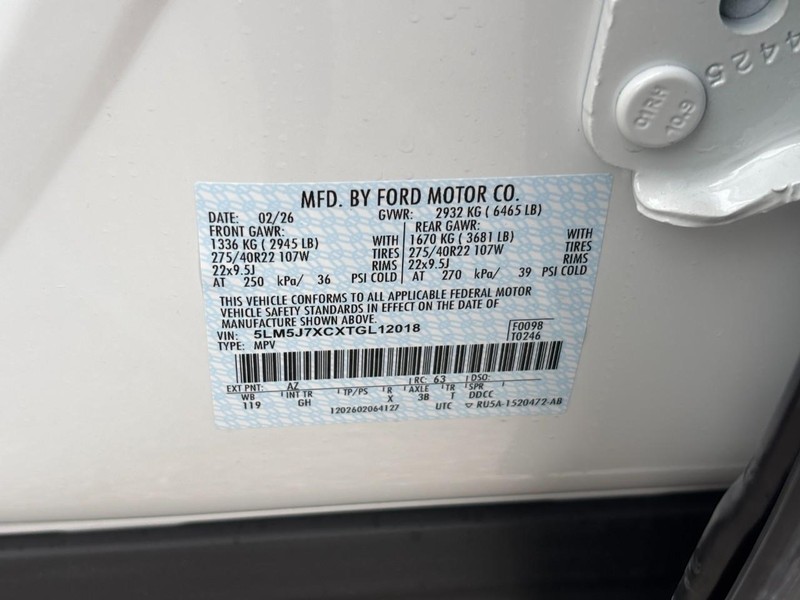 Lincoln Aviator Vehicle Full-screen Gallery Image 27