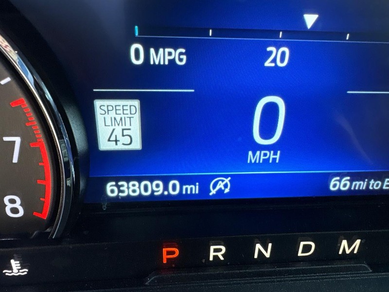 Ford Explorer Vehicle Full-screen Gallery Image 07