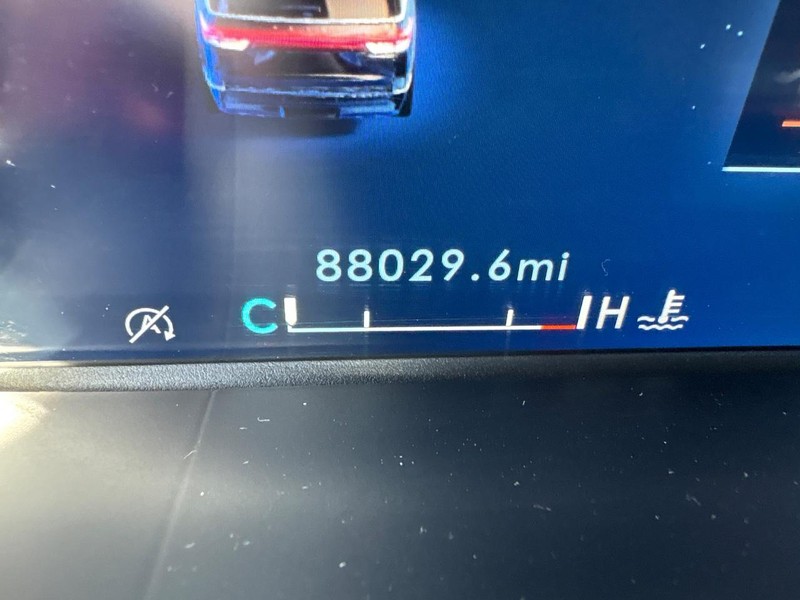 Lincoln Navigator Vehicle Full-screen Gallery Image 07