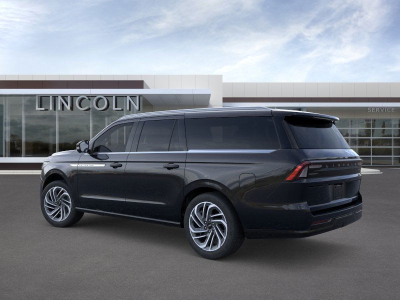 Lincoln Navigator L Vehicle Full-screen Gallery Image 04