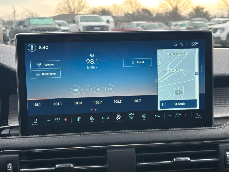 Lincoln Corsair Vehicle Full-screen Gallery Image 23