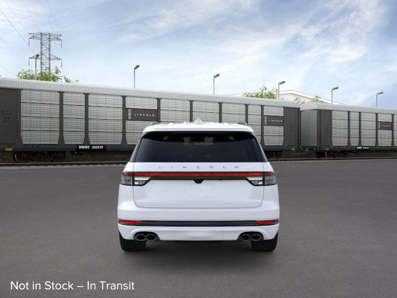 Lincoln Aviator Vehicle Full-screen Gallery Image 05