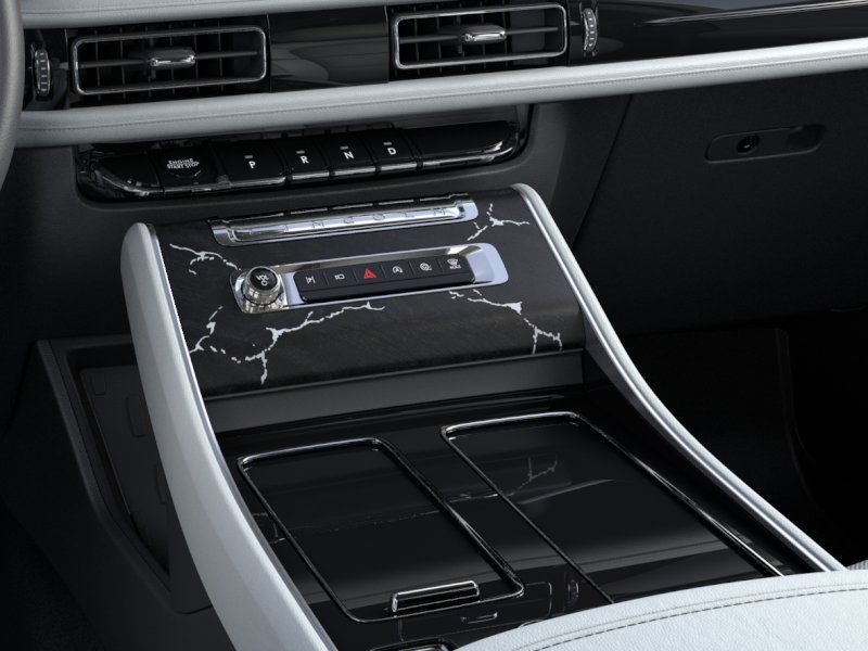 Lincoln Aviator Vehicle Full-screen Gallery Image 16