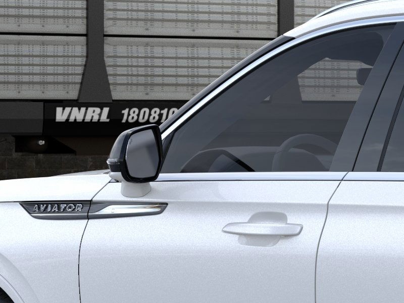 Lincoln Aviator Vehicle Full-screen Gallery Image 21