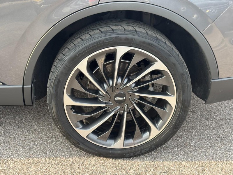 Lincoln Aviator Vehicle Full-screen Gallery Image 10