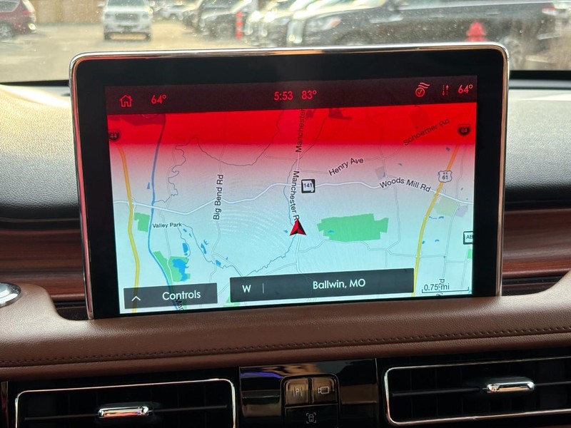 Lincoln Aviator Vehicle Full-screen Gallery Image 21