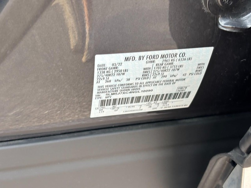 Lincoln Aviator Vehicle Full-screen Gallery Image 24