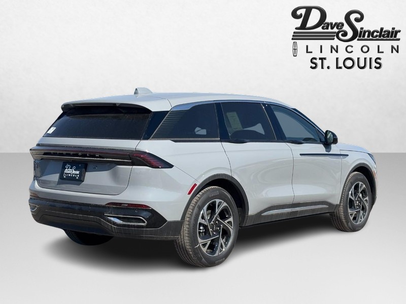 Lincoln Nautilus Vehicle Full-screen Gallery Image 05