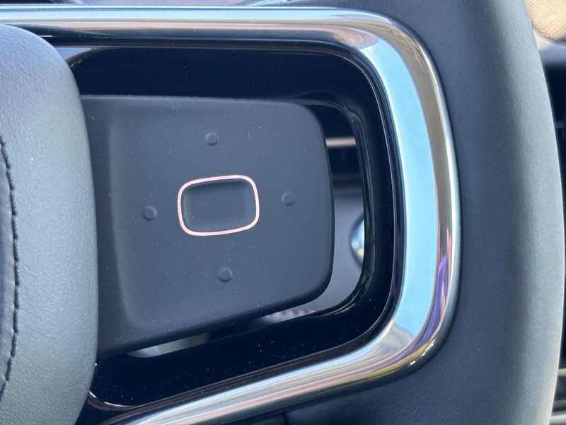 Lincoln Nautilus Vehicle Full-screen Gallery Image 21