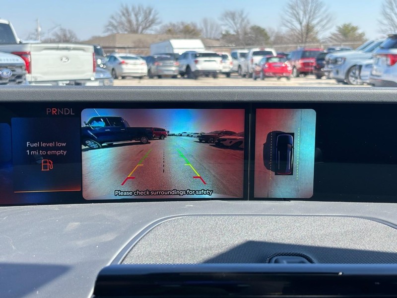 Lincoln Nautilus Vehicle Full-screen Gallery Image 24