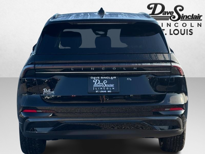 Lincoln Nautilus Vehicle Full-screen Gallery Image 04