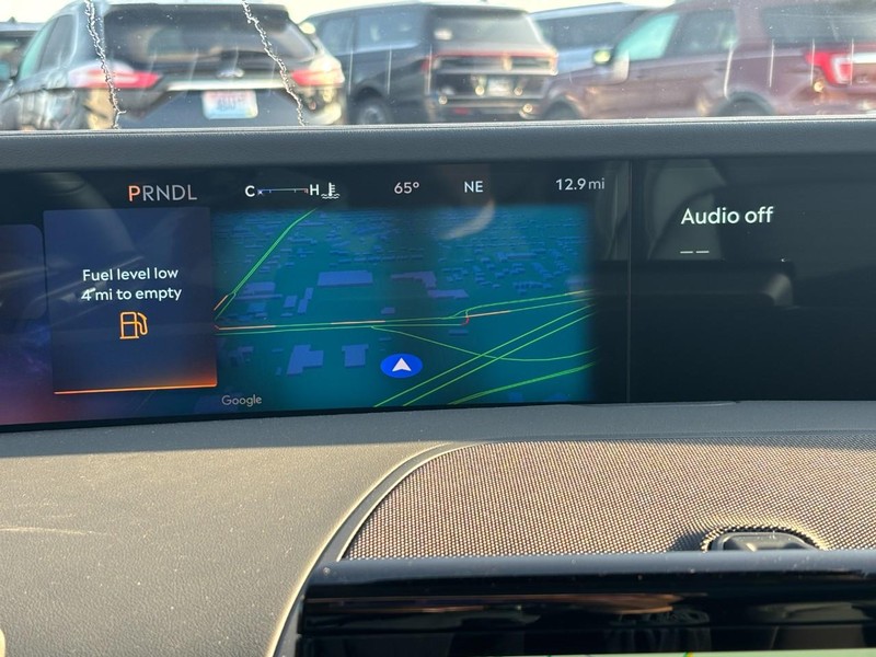 Lincoln Nautilus Vehicle Full-screen Gallery Image 21