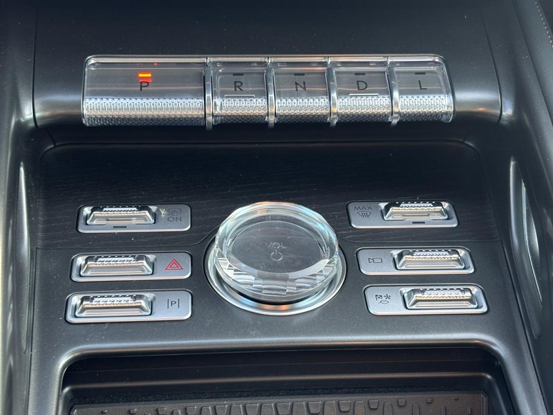 Lincoln Nautilus Vehicle Full-screen Gallery Image 24