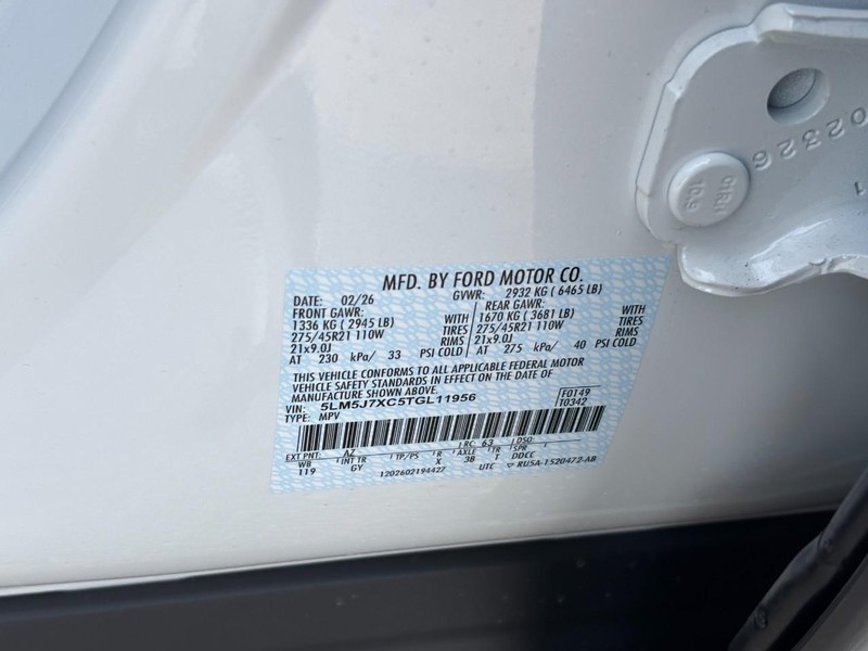 Lincoln Aviator Vehicle Full-screen Gallery Image 25