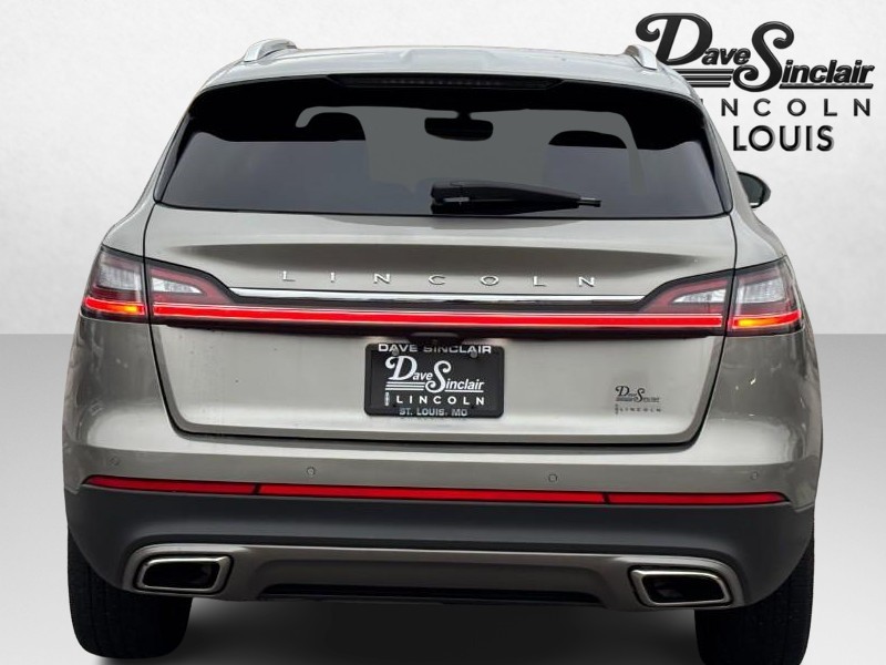 Lincoln Nautilus Vehicle Full-screen Gallery Image 07