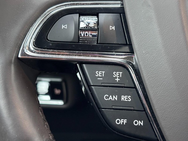 Lincoln Nautilus Vehicle Full-screen Gallery Image 19