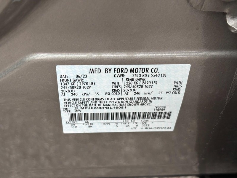 Lincoln Nautilus Vehicle Full-screen Gallery Image 26