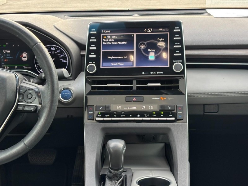 Toyota Avalon Vehicle Full-screen Gallery Image 14