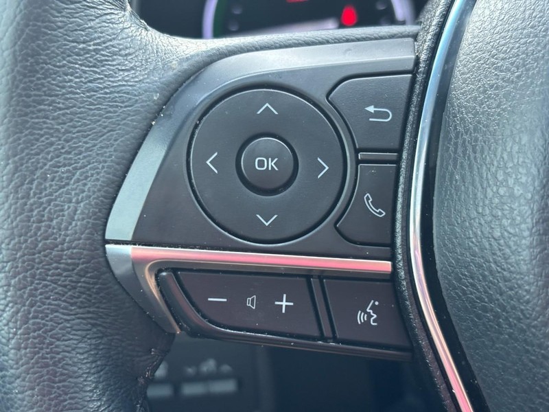 Toyota Avalon Vehicle Full-screen Gallery Image 18