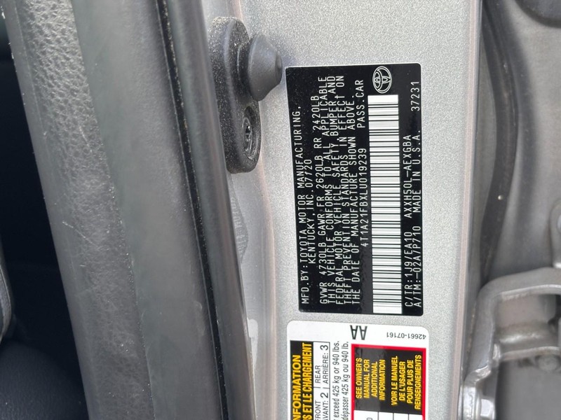 Toyota Avalon Vehicle Full-screen Gallery Image 24