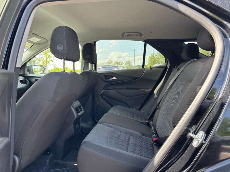 Chevrolet Equinox Vehicle Full-screen Gallery Image 14