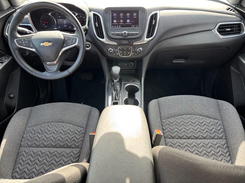 Chevrolet Equinox Vehicle Full-screen Gallery Image 16
