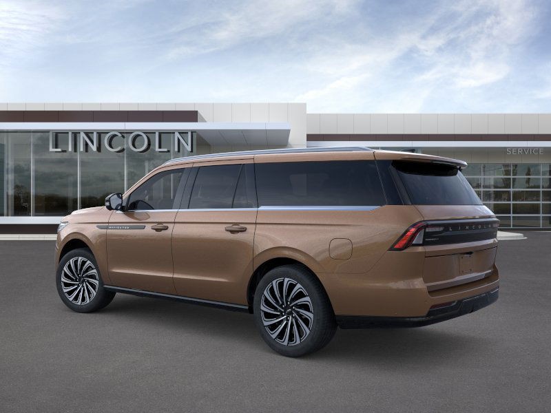 Lincoln Navigator L Vehicle Full-screen Gallery Image 04