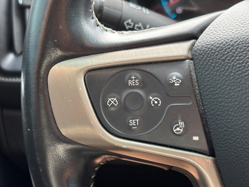 GMC Canyon Vehicle Full-screen Gallery Image 18