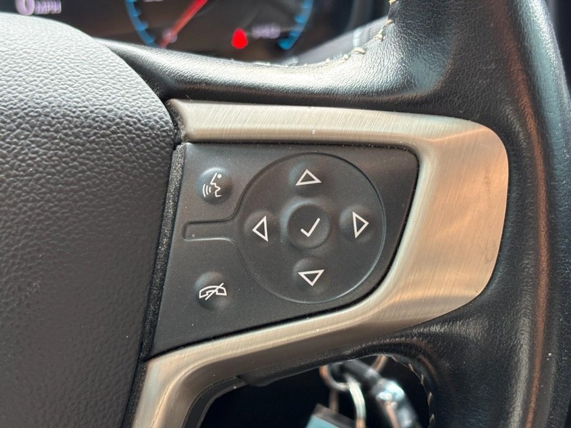 GMC Canyon Vehicle Full-screen Gallery Image 19