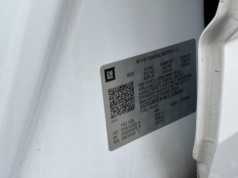 GMC Canyon Vehicle Full-screen Gallery Image 24