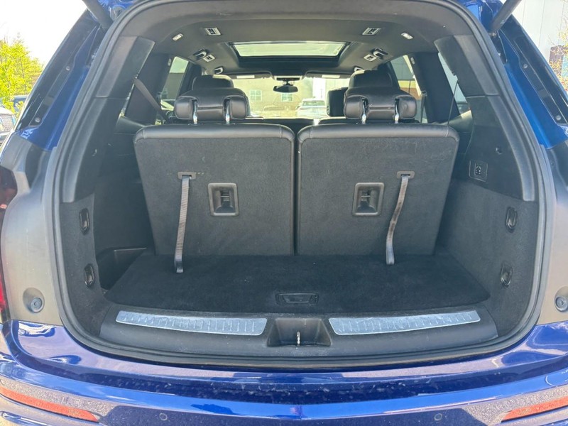 Cadillac XT6 Vehicle Full-screen Gallery Image 10