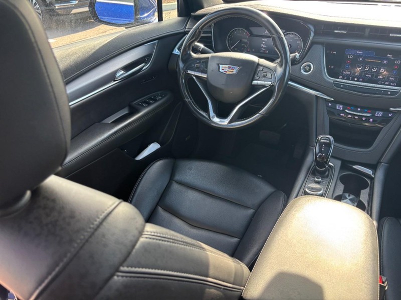 Cadillac XT6 Vehicle Full-screen Gallery Image 13