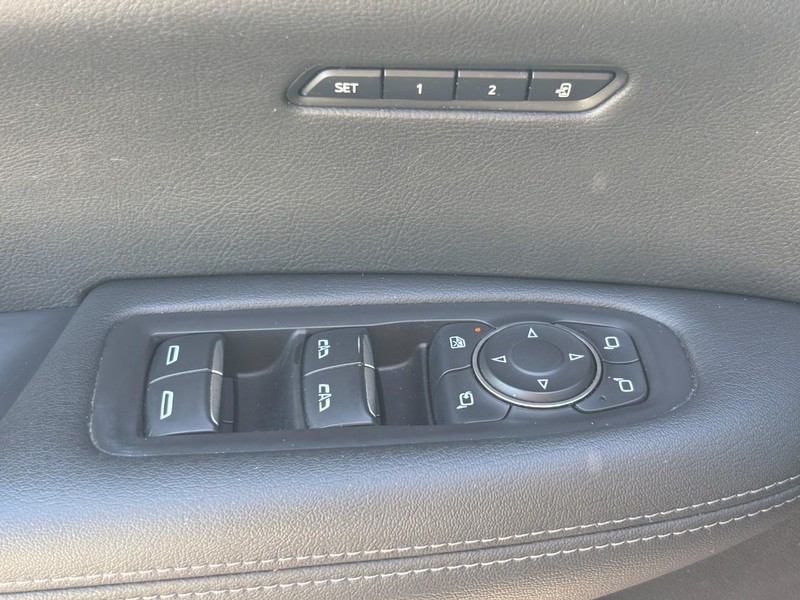 Cadillac XT6 Vehicle Full-screen Gallery Image 17