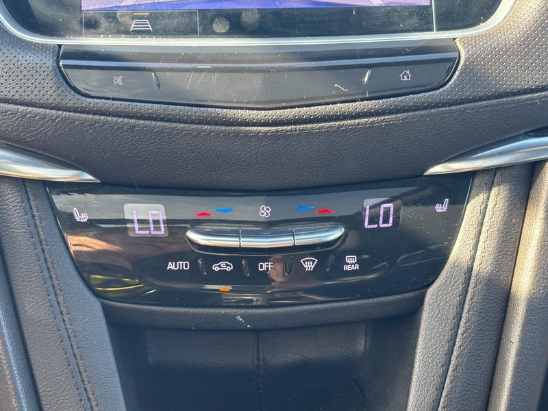 Cadillac XT6 Vehicle Full-screen Gallery Image 22