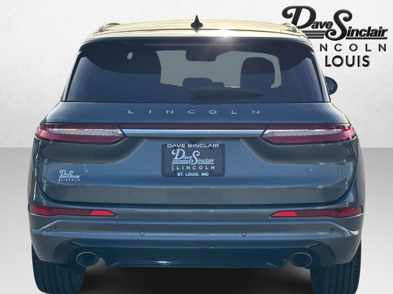 Lincoln Corsair Vehicle Full-screen Gallery Image 06