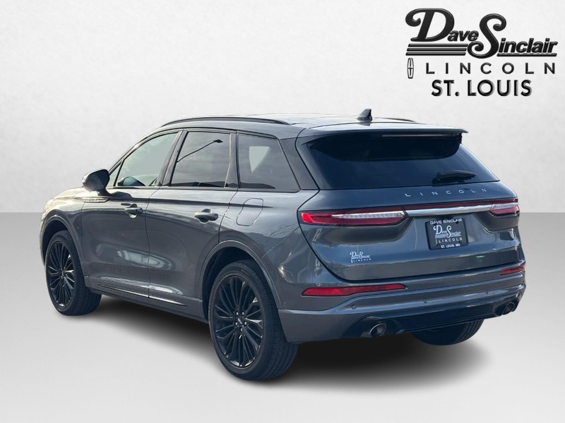 Lincoln Corsair Vehicle Full-screen Gallery Image 07