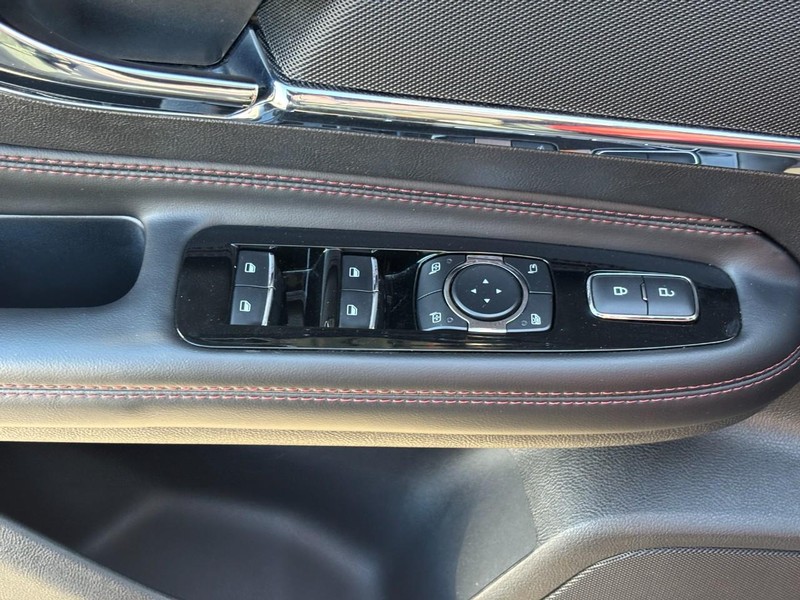 Lincoln Corsair Vehicle Full-screen Gallery Image 17