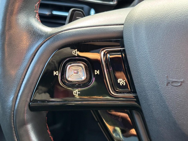 Lincoln Corsair Vehicle Full-screen Gallery Image 18