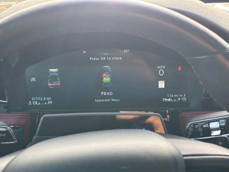 Lincoln Corsair Vehicle Full-screen Gallery Image 20