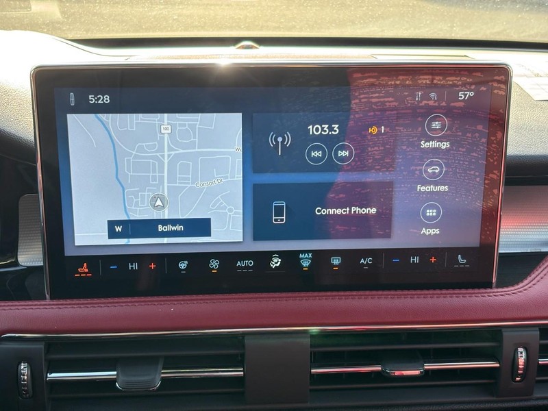 Lincoln Corsair Vehicle Full-screen Gallery Image 21