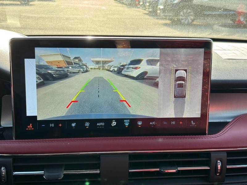 Lincoln Corsair Vehicle Full-screen Gallery Image 22