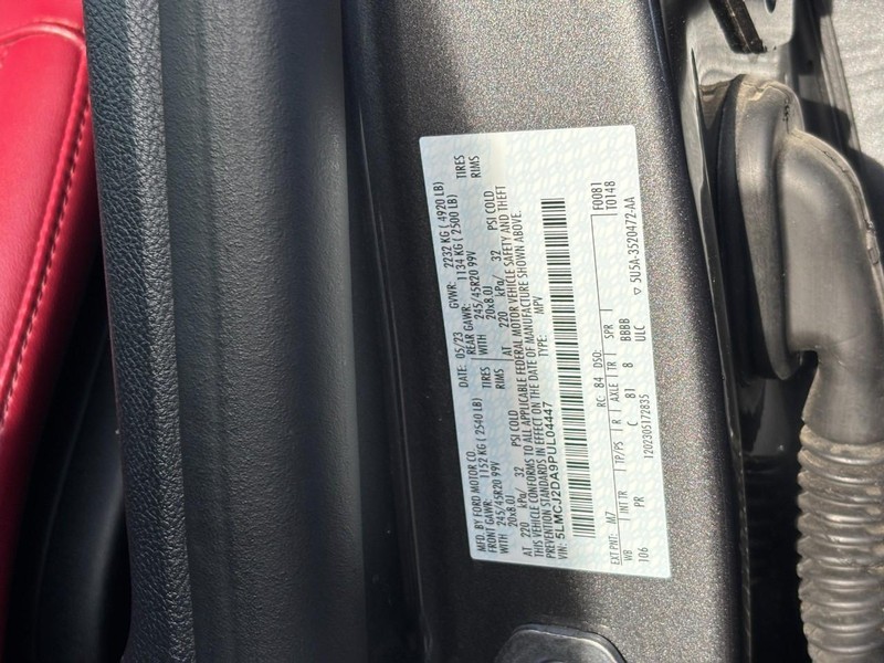 Lincoln Corsair Vehicle Full-screen Gallery Image 24