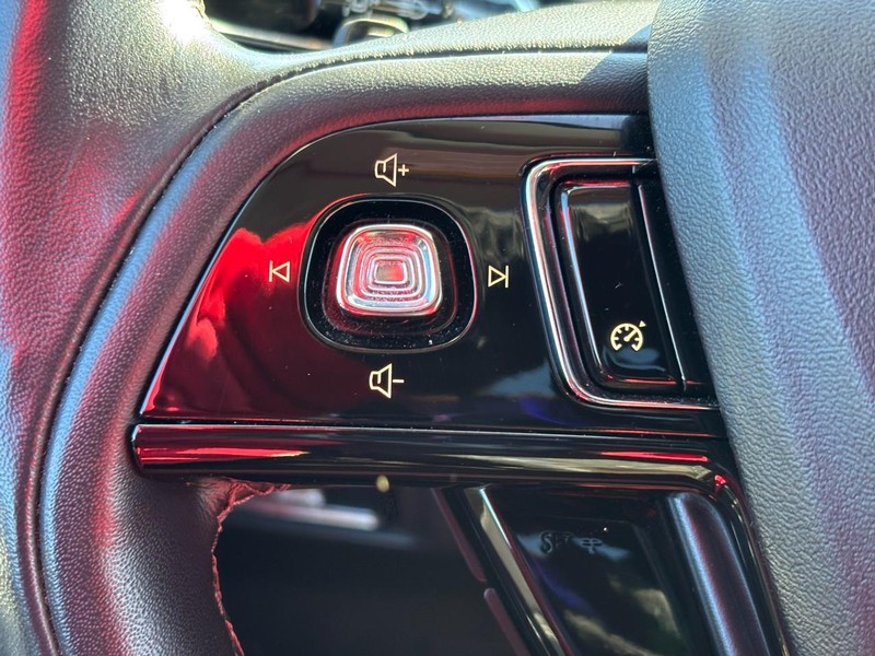 Lincoln Corsair Vehicle Full-screen Gallery Image 18