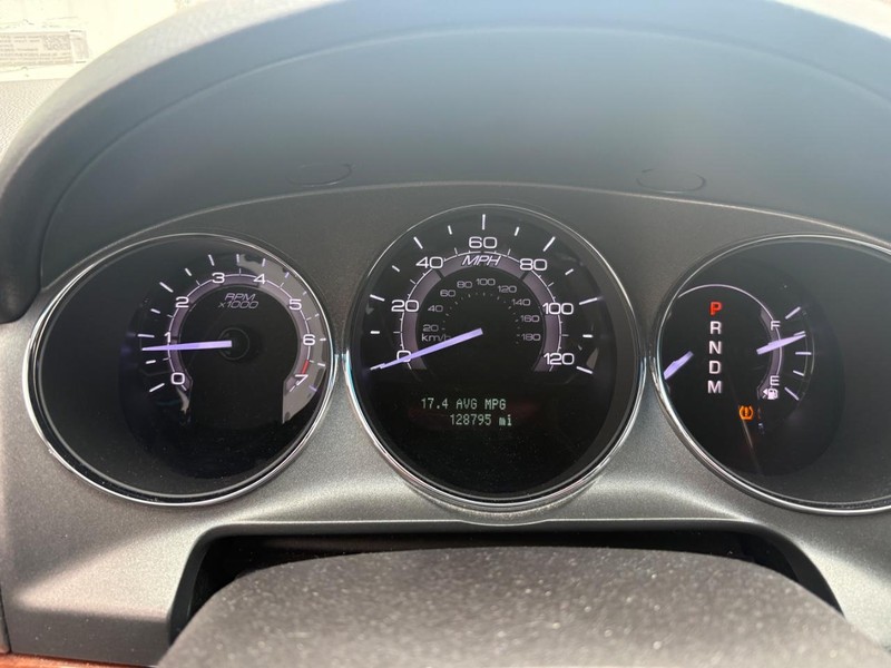 Lincoln MKZ Vehicle Full-screen Gallery Image 05