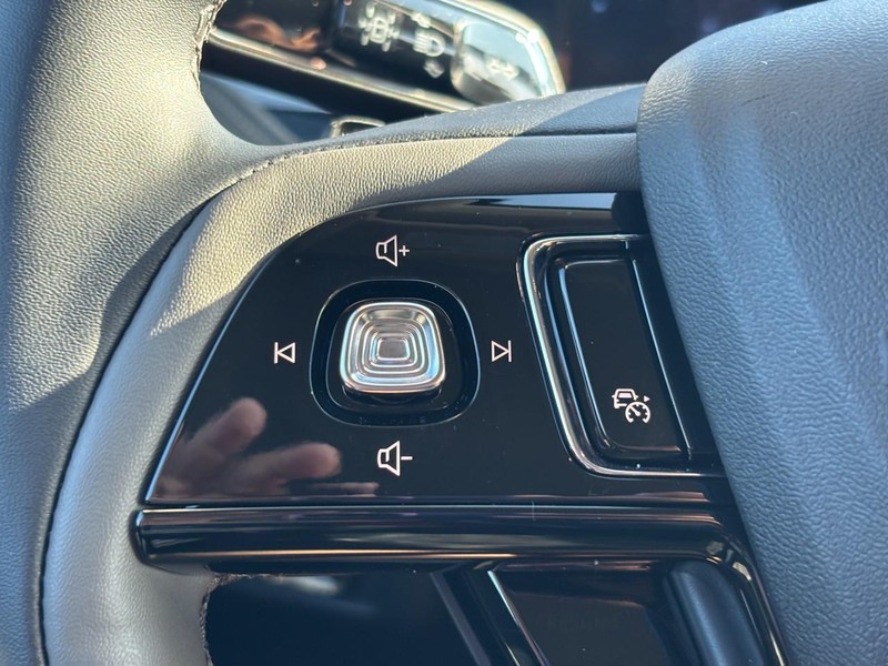 Lincoln Corsair Vehicle Full-screen Gallery Image 18