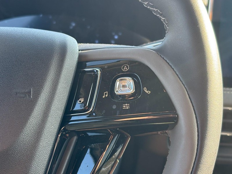 Lincoln Corsair Vehicle Full-screen Gallery Image 19