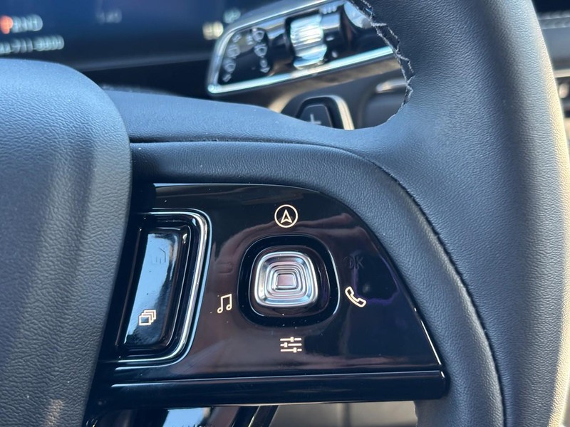 Lincoln Corsair Vehicle Full-screen Gallery Image 19