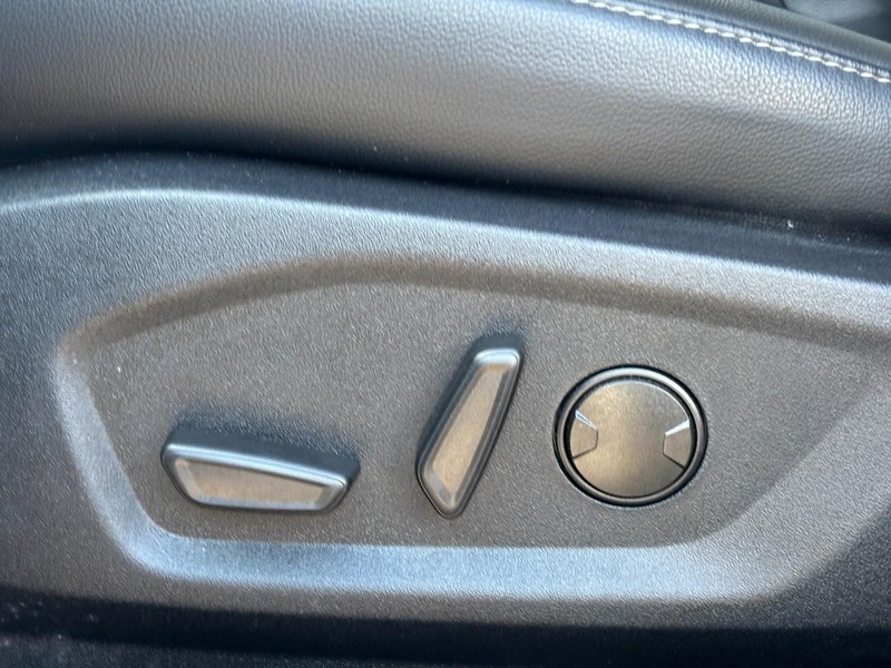 Ford Edge Vehicle Full-screen Gallery Image 16