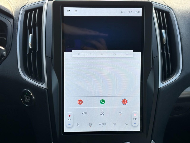 Ford Edge Vehicle Full-screen Gallery Image 21