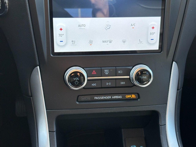 Ford Edge Vehicle Full-screen Gallery Image 23